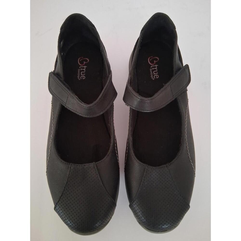 Baretraps Women's Yarlin Mary Jane Black Round Toe Shoe, Size 9M